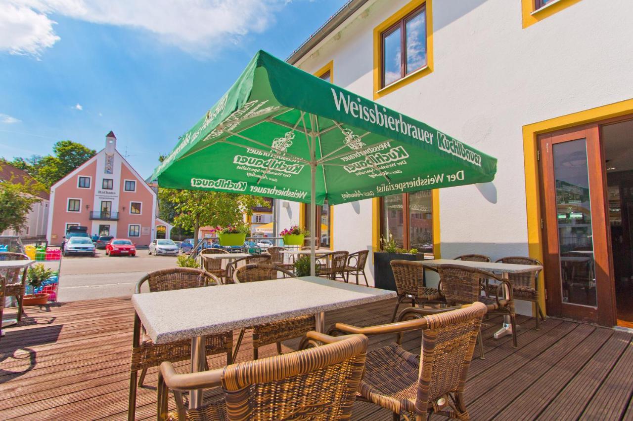 Gasthof Postbraeu Siegenburg Exterior foto